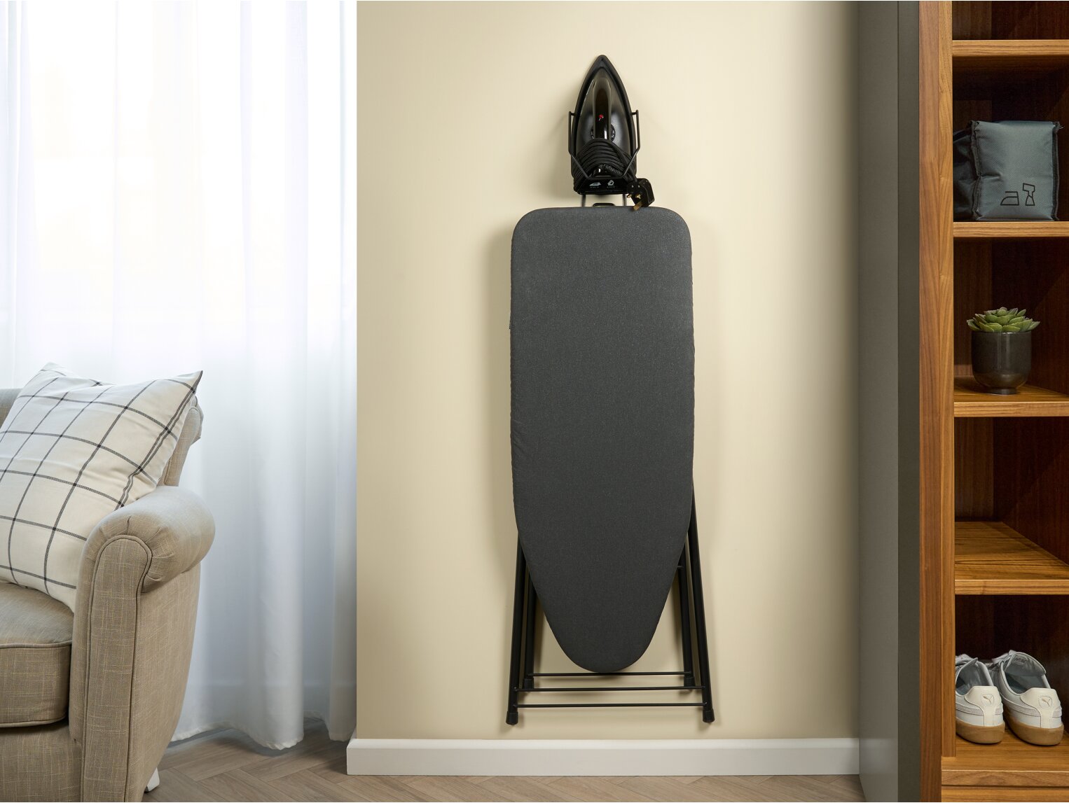 Držák Corby Sherwood pro žehličku 1200 W / 1600 W a žehlící prkno