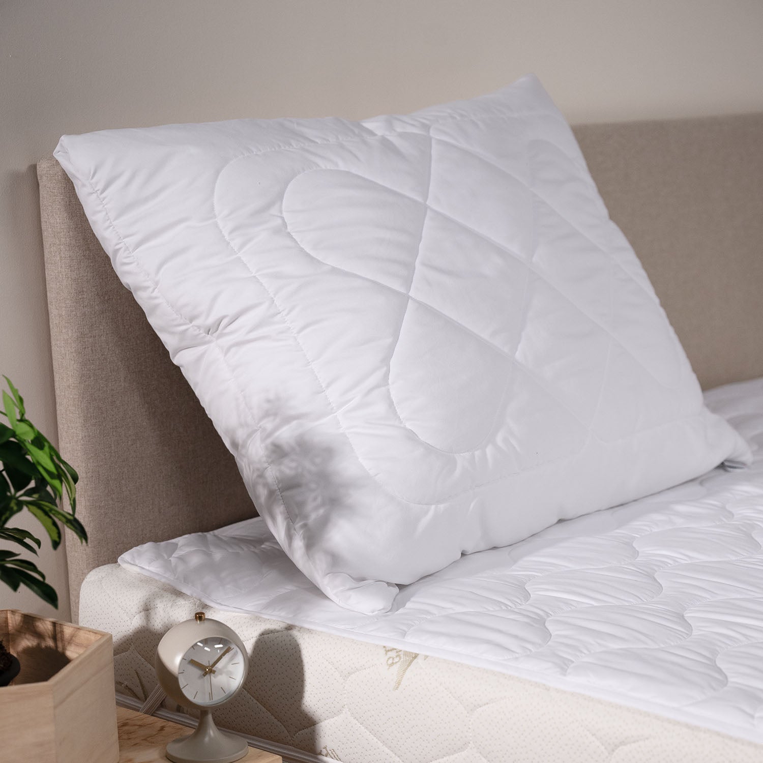 Polštář Luxus Plus bez zipu 70×90 cm 1000 g bílý